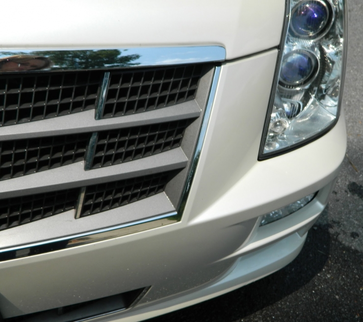 Illustration de l'article : Rubbing a fabric softener sheet on your car's bumper may turn out to be a brilliant tip!