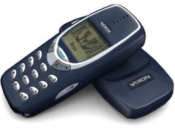 Illustration de l'article : Nokia 3310 VS Smartphones... 12 pictures that prove it was just as good at the time...