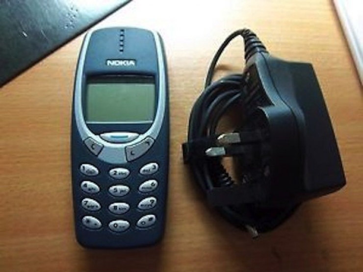 Illustration de l'article : Nokia 3310 VS Smartphones... 12 pictures that prove it was just as good at the time...