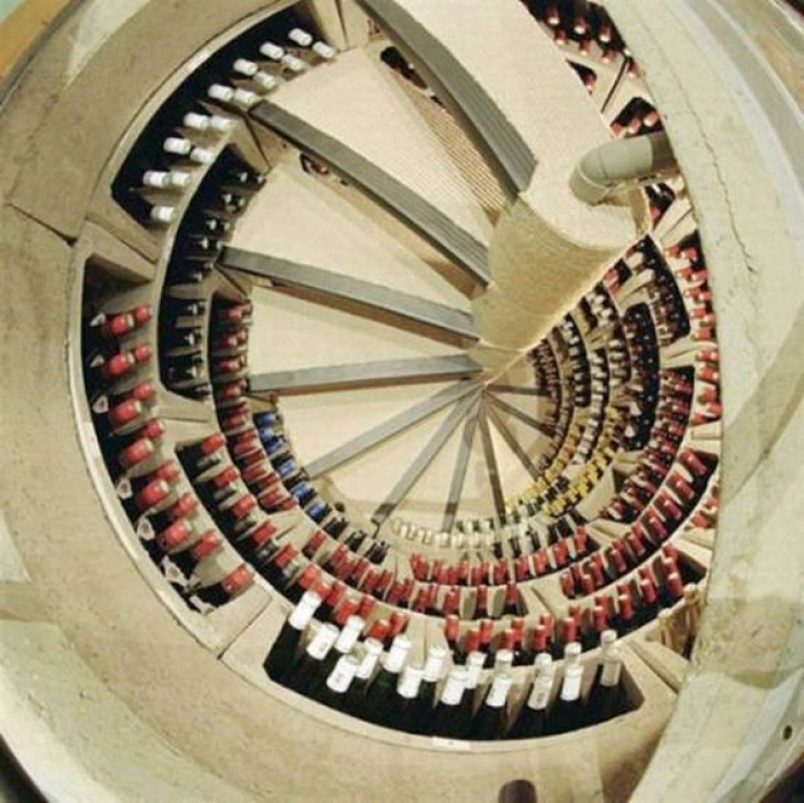 Illustration de l'article : At first glance everyone thinks it's a building mistake! In reality, the idea is just excellent!