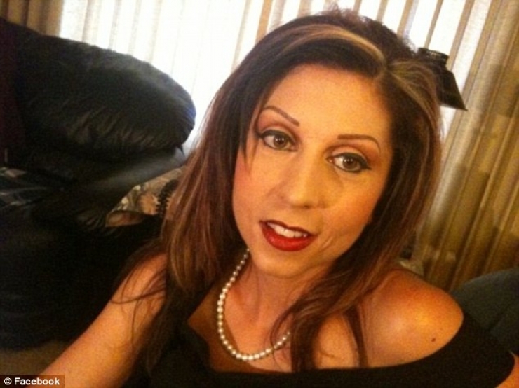 Illustration de l'article : In danger of dying at a weight of just 44 pounds, she takes control and it's impressive to see what she has become...