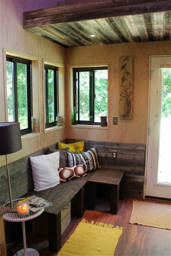 Illustration de l'article : To lower his debts, he built a tiny house. The work is excellent!