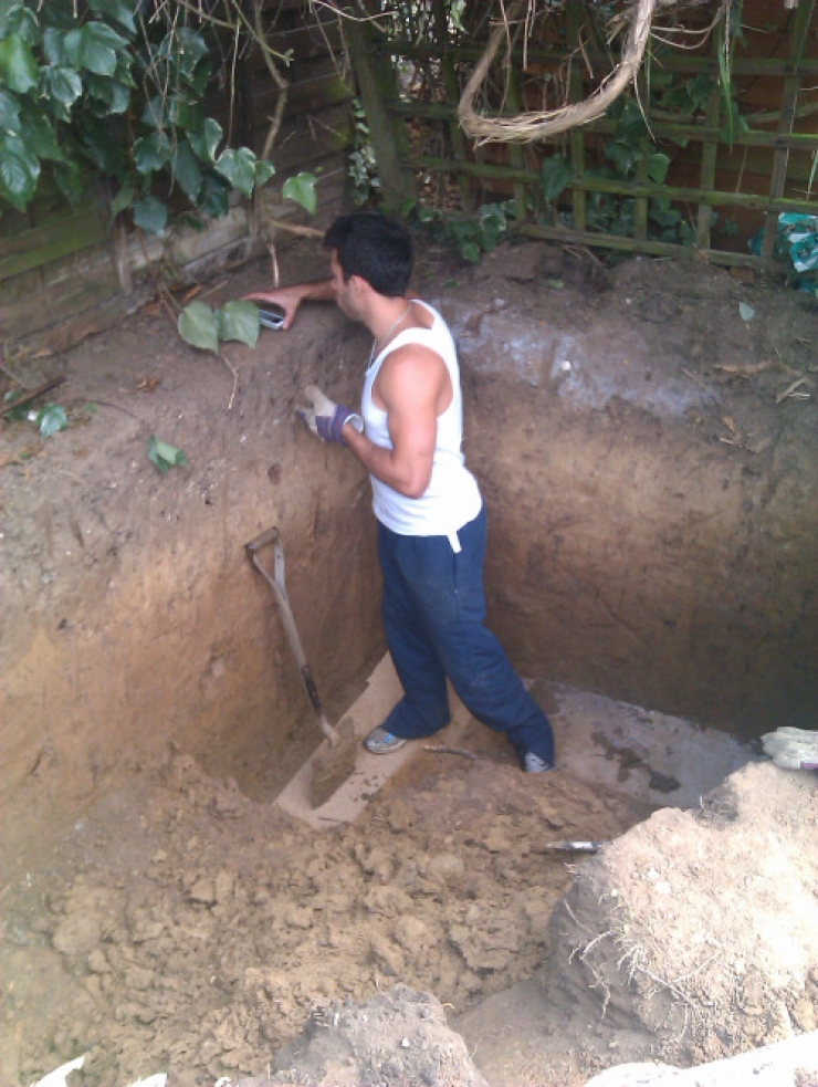 Illustration de l'article : He started by making a hole in the ground, and you'll want to do the same when you see what he's preparing!