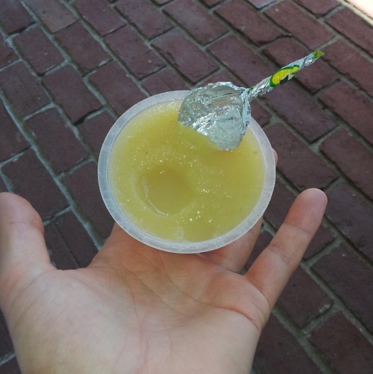 Illustration de l'article : Look at these 13 items; I'm sure you aren't using them correctly! For the Toblerone, it was logical...