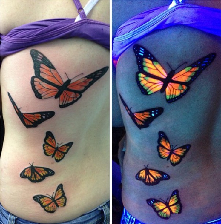 Illustration de l'article : Discrete during the day, these tattoos under a black light are beautiful at night...