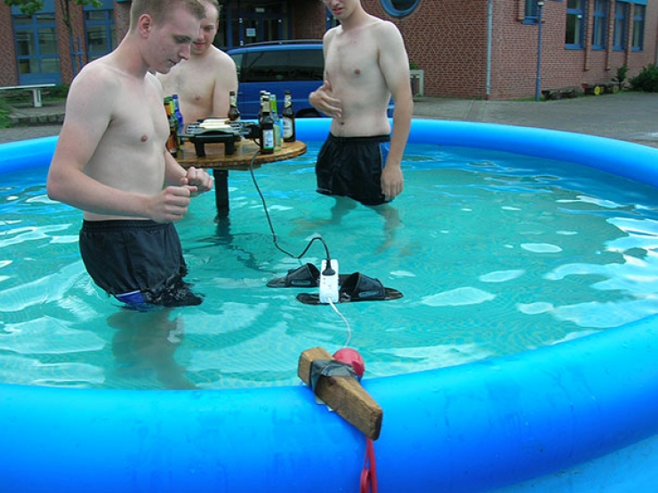 Illustration de l'article : 44 photos that explain why women live longer than men...