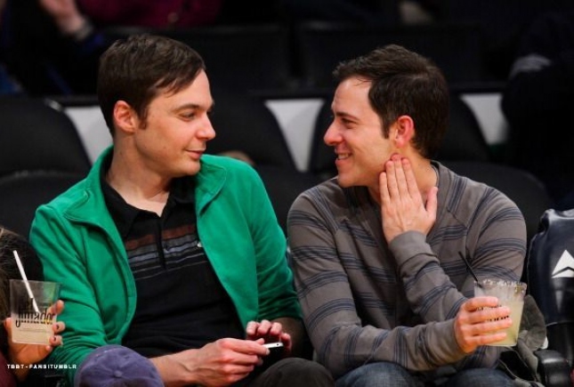 Illustration de l'article : Which of these 12 facts you never knew about Jim Parsons surprises you the most?