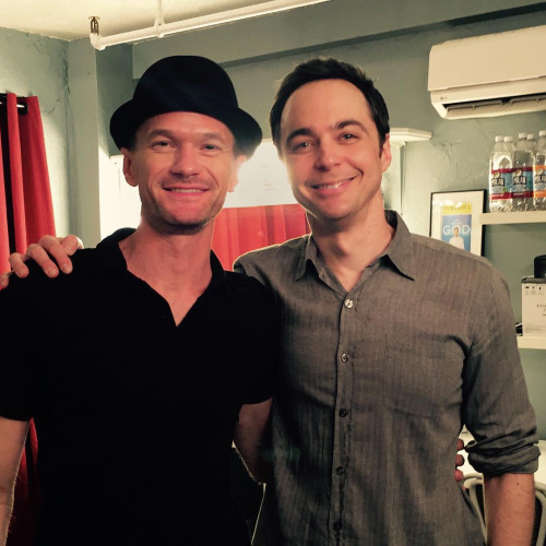 Illustration de l'article : Which of these 12 facts you never knew about Jim Parsons surprises you the most?