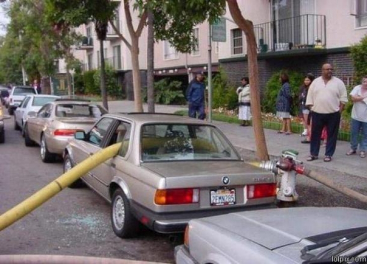 Illustration de l'article : These 14 people will never park this way again...