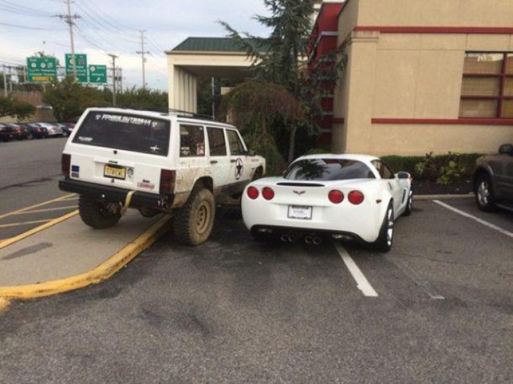 Illustration de l'article : These 14 people will never park this way again...
