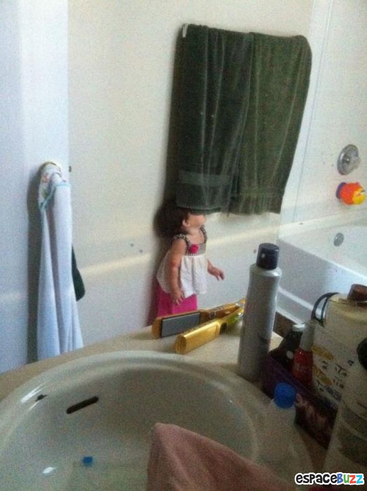 Illustration de l'article : These 14 children clearly have a lot to learn about playing hide and seek...