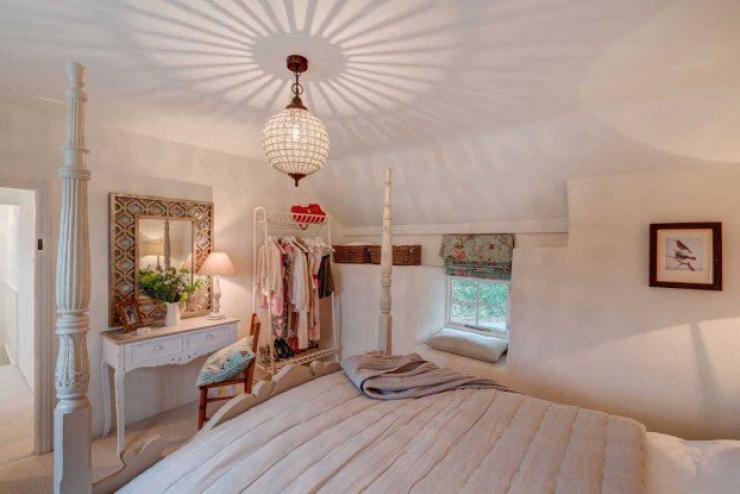 Illustration de l'article : 300 years! That's how old this house is, but when you see the inside, it's hard to believe...