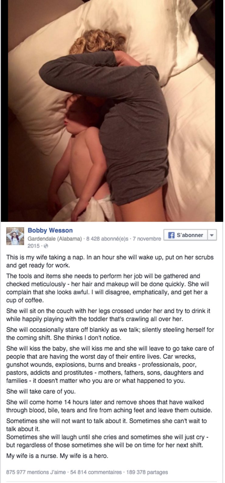 Illustration de l'article : This sleeping mother holding her child against herself is currently going viral! Her husband's tribute to her is beautiful...