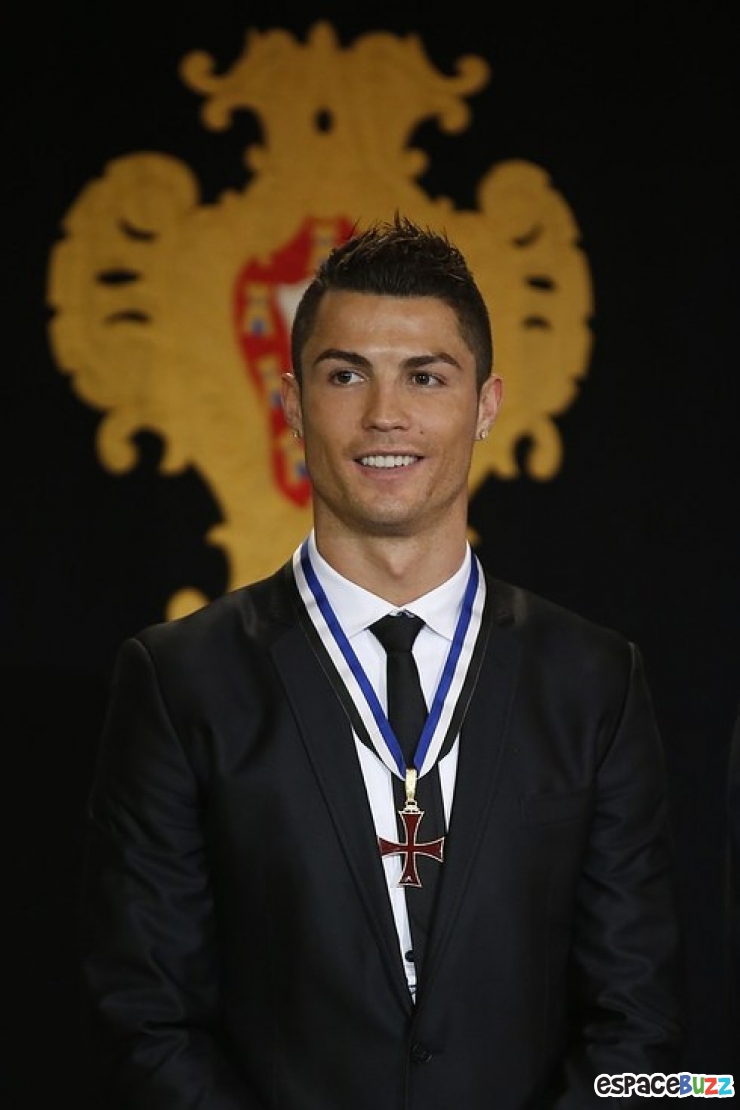 Illustration de l'article : The top 8 soccer players who have gained as much in beauty as they have in experience