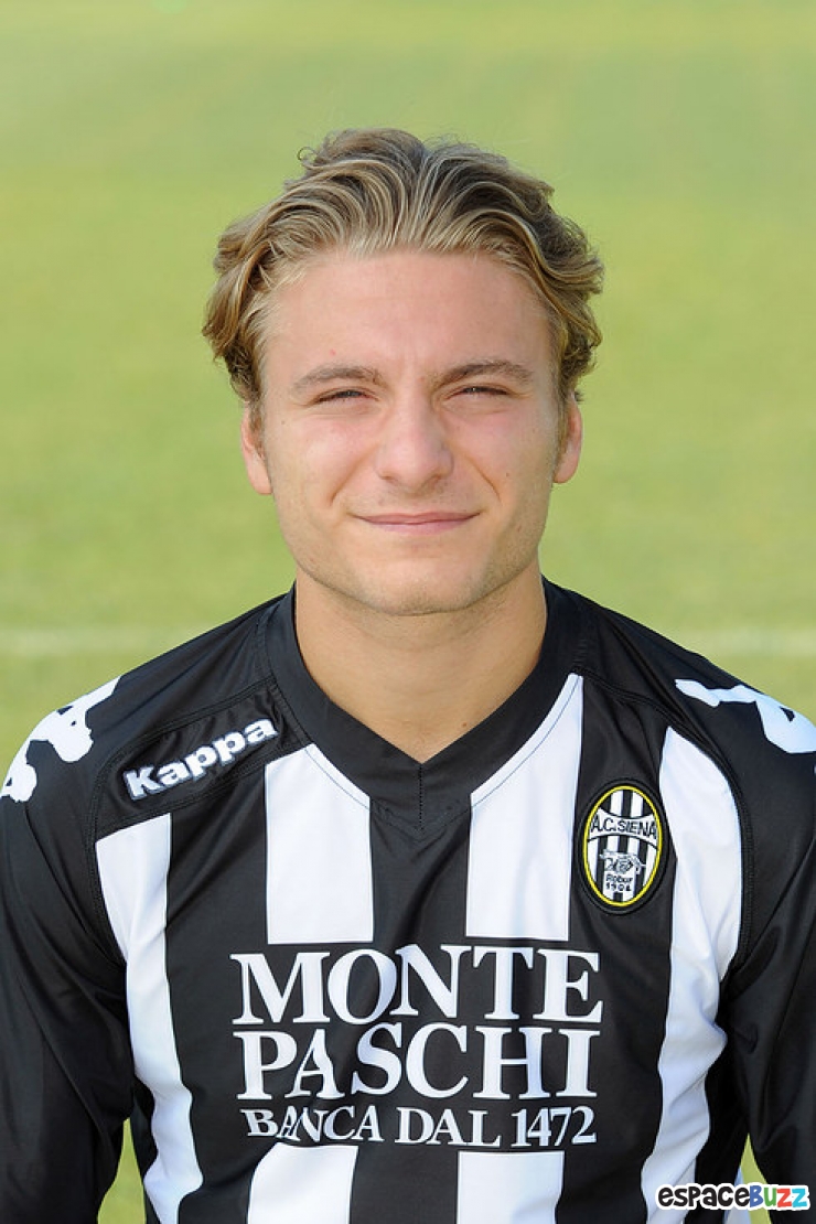 Illustration de l'article : The top 8 soccer players who have gained as much in beauty as they have in experience