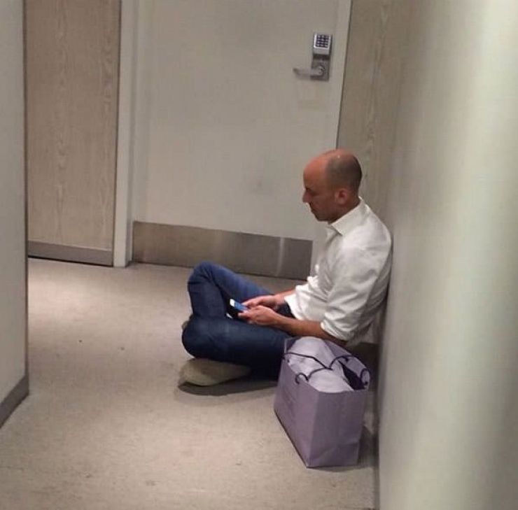 Illustration de l'article : 20 photos proving that the majority of men don’t like to shop...