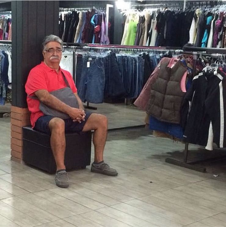 Illustration de l'article : 20 photos proving that the majority of men don’t like to shop...
