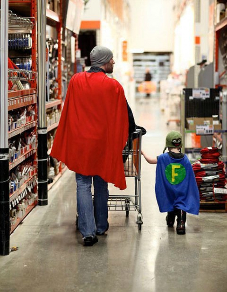 Illustration de l'article : A father will do anything for his child! These 17 photos prove it, and it's so cute...