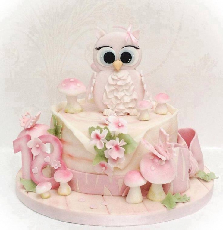 Illustration de l'article : 15 incredible cakes inspired by owls... "Who" comes up with such great things?