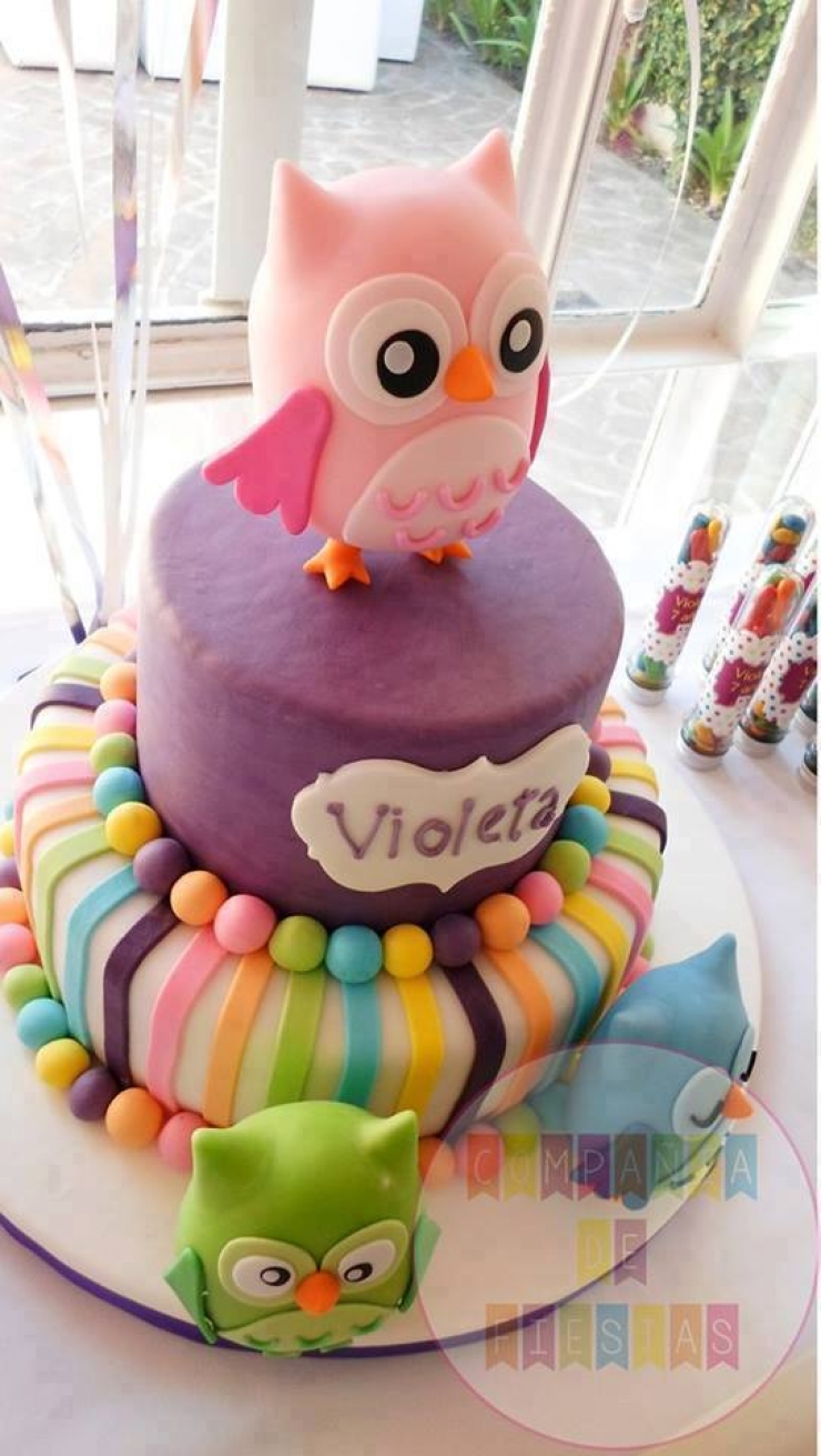 Illustration de l'article : 15 incredible cakes inspired by owls... "Who" comes up with such great things?