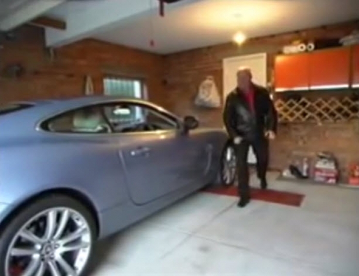 Illustration de l'article : A trick: He installed a sliding system in his garage and you'll be surprised when you see what he uses it for!