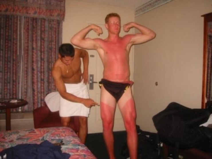 Illustration de l'article : These 22 people should’ve had to take a class before wanting a tan...