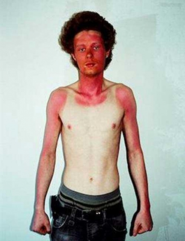 Illustration de l'article : These 22 people should’ve had to take a class before wanting a tan...