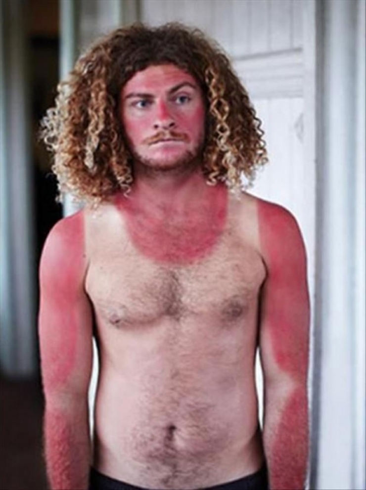 Illustration de l'article : These 22 people should’ve had to take a class before wanting a tan...