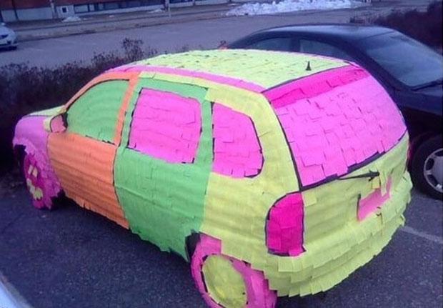 Illustration de l'article : These 14 photos show that people have a little too much time on their hands!