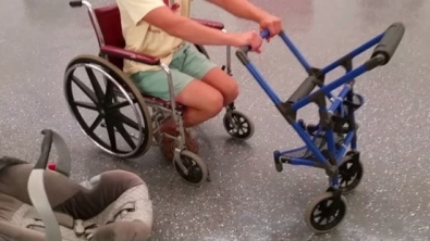 Illustration : He invented a wheelchair equipped with a baby seat!