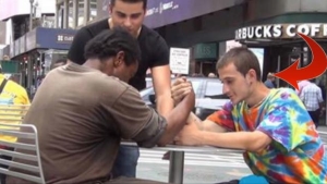 Illustration : "This homeless man arm wrestled to win $100... But he didn't anticipate what followed!"