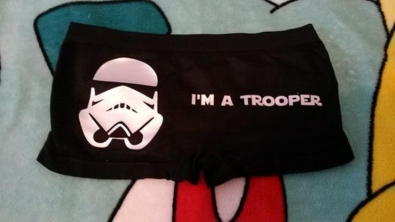 Illustration : "13 very appealing pairs of underwear for the geeks that lie within you..."