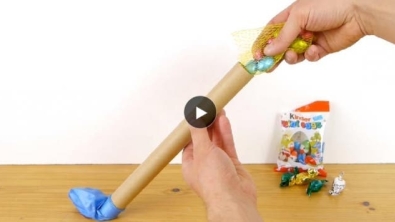 Illustration : He puts Easter egg candies in a balloon... A unique creation that will delight your children!