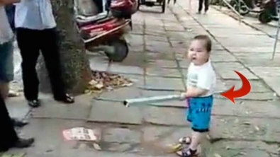 Illustration : "Police go after his grandma in the street! Look at this little boy’s reaction... Adorable!"