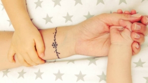 Illustration : "Of these 10 tattoos done on the wrists, which ones are the best ideas?"