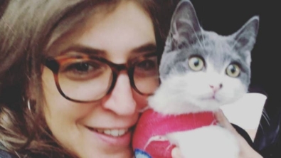 Illustration : "Mayim Bialik of “The Big Bang Theory” adopts a cat unlike any other"