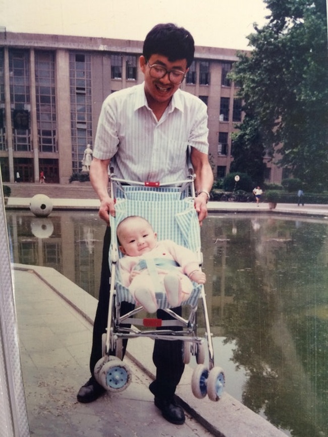 Illustration de l'article : 28 photos that show the trials and tribulations of being a parent