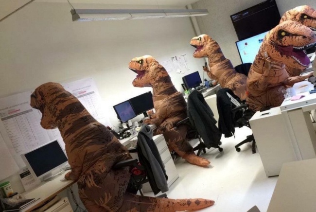 Illustration de l'article : 22 times people decided to liven up their workplace