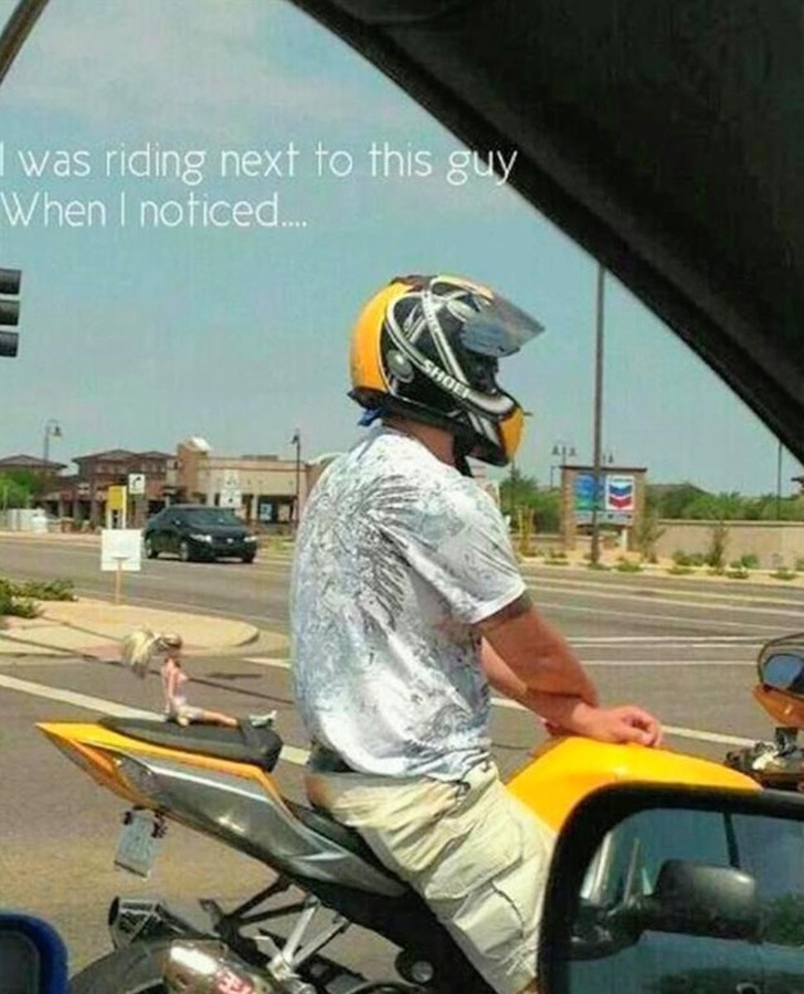 Illustration de l'article : 30 people snapped doing something completely out of the ordinary