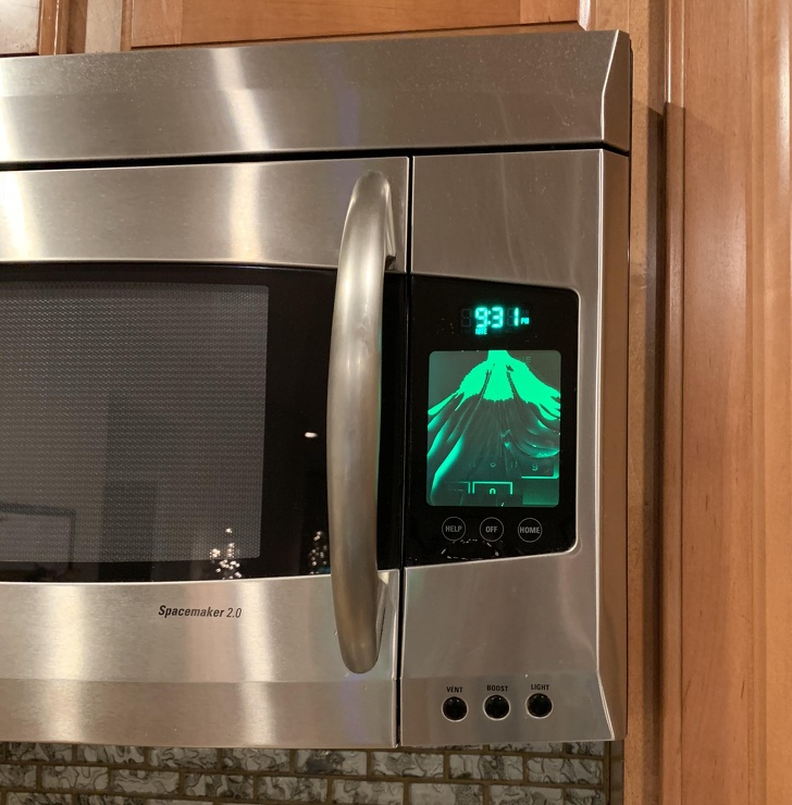 Illustration de l'article : 25 glitches that ended up producing a work of art