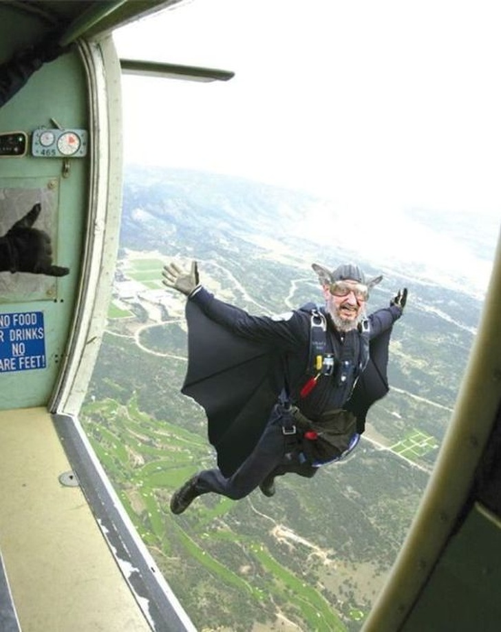 Illustration de l'article : 21 people who were snapped doing some pretty crazy stuff!