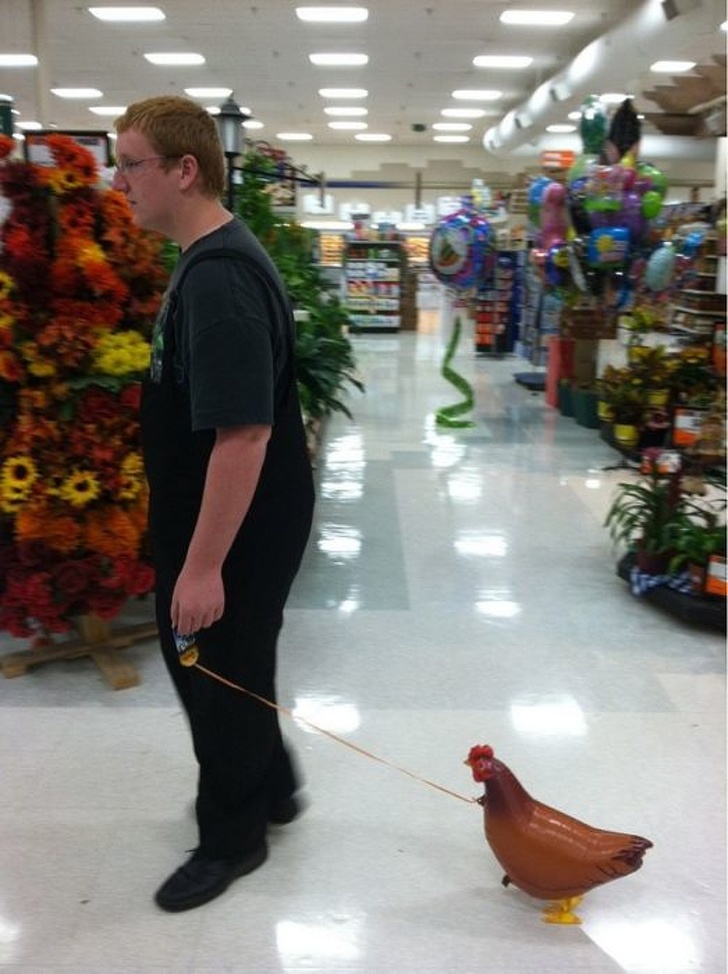 Illustration de l'article : 21 people who were snapped doing some pretty crazy stuff!