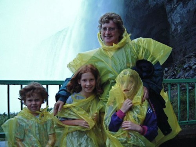 Illustration de l'article : 28 photos that show the trials and tribulations of being a parent