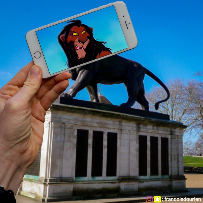 Illustration de l'article : Meet the man who uses his iPhone to recreate iconic movie and TV scenes in real-life situations