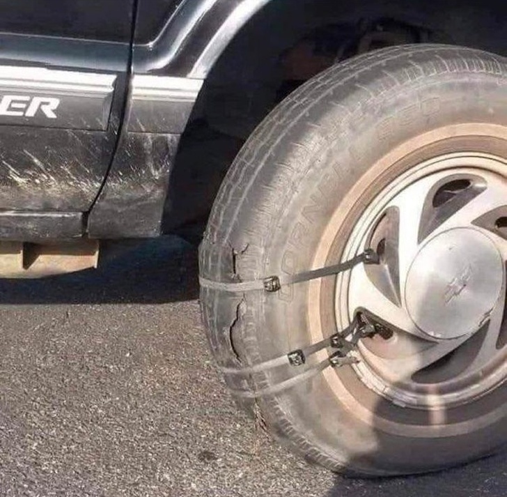 Illustration de l'article : 30 people snapped doing something completely out of the ordinary