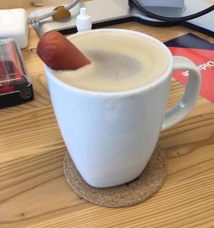 Illustration de l'article : 30 people snapped doing something completely out of the ordinary