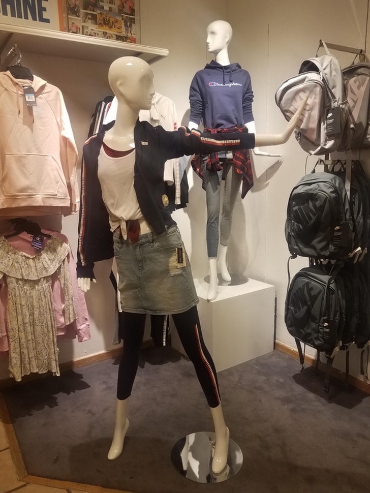 Illustration de l'article : 30 people snapped doing something completely out of the ordinary