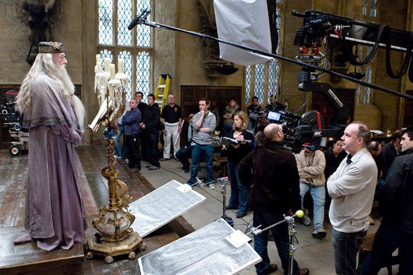 35 Rare Photos From The Harry Potter Shoots