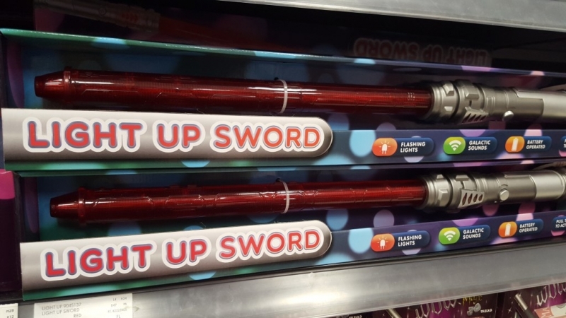 Illustration de l'article : 17 astonishingly bad bootleg Star Wars toys!