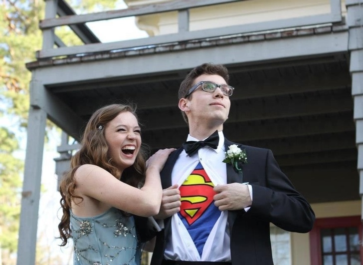 25 memorable prom night photos